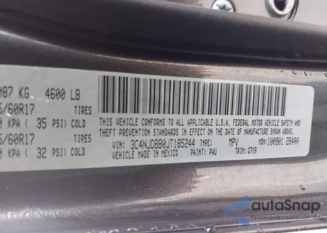 2018 Jeep Compass Latitude 4X4 z USA, uszkodzony, nr VIN 3C4NJDBB0JT185244